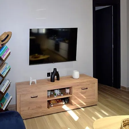 Politis Luxury شقة